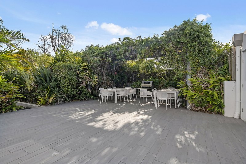 Photo - 2083/16 Hamilton Place, Bowen Hills QLD 4006 - Image 12