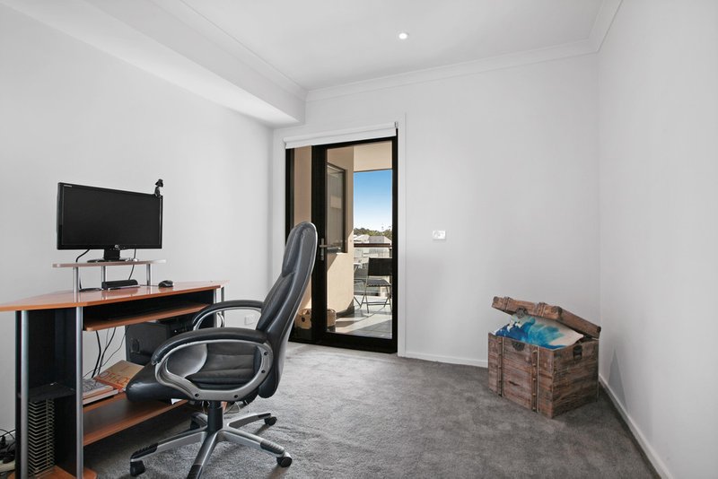 Photo - 208/40 Bush Boulevard, Mill Park VIC 3082 - Image 7