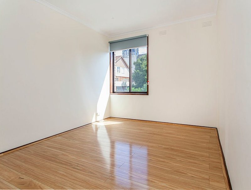 Photo - 20/9-13 Ashted Road, Box Hill VIC 3128 - Image 3