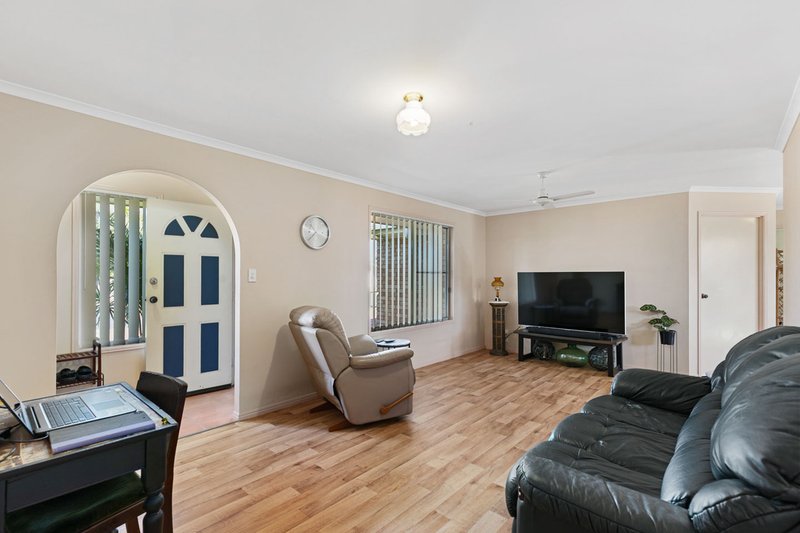 Photo - 209 Dayman Street, Urangan QLD 4655 - Image 3