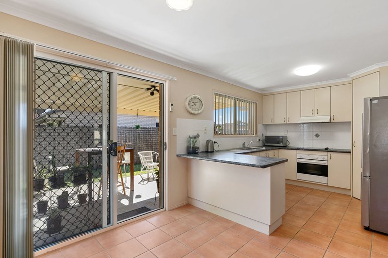 Photo - 209 Dayman Street, Urangan QLD 4655 - Image 5