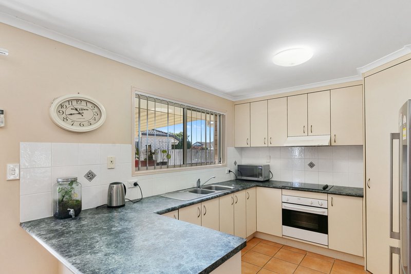 Photo - 209 Dayman Street, Urangan QLD 4655 - Image 6