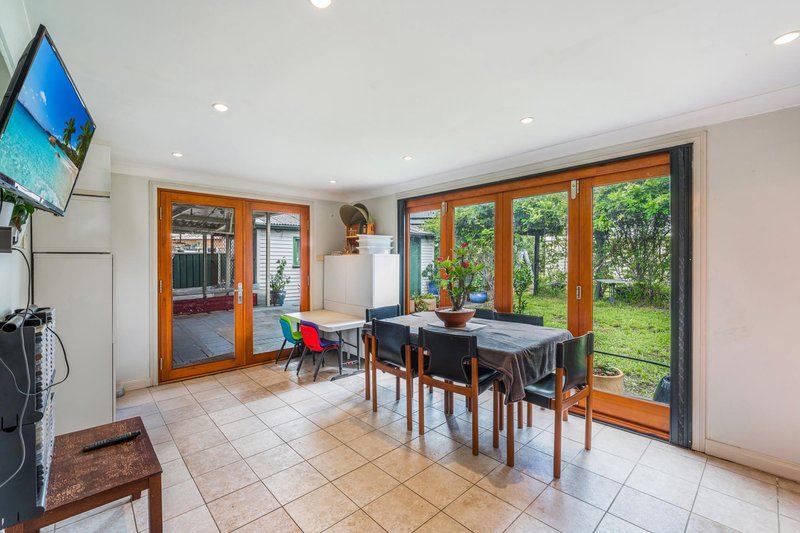 Photo - 209 Graham Avenue, Lurnea NSW 2170 - Image 5