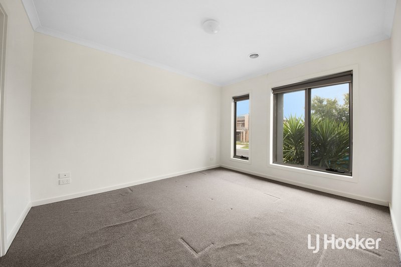 Photo - 209 Haze Drive, Point Cook VIC 3030 - Image 4