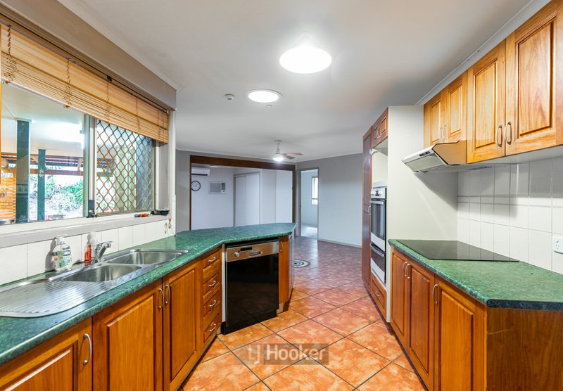 Photo - 209 Mount Warren Boulevard, Mount Warren Park QLD 4207 - Image 7