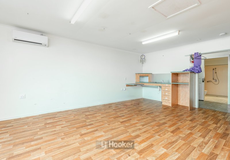 Photo - 209 Mount Warren Boulevard, Mount Warren Park QLD 4207 - Image 11