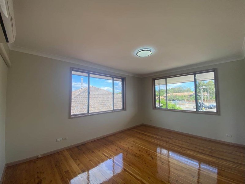 Photo - 209 Wentworth Avenue, Pendle Hill NSW 2145 - Image 2