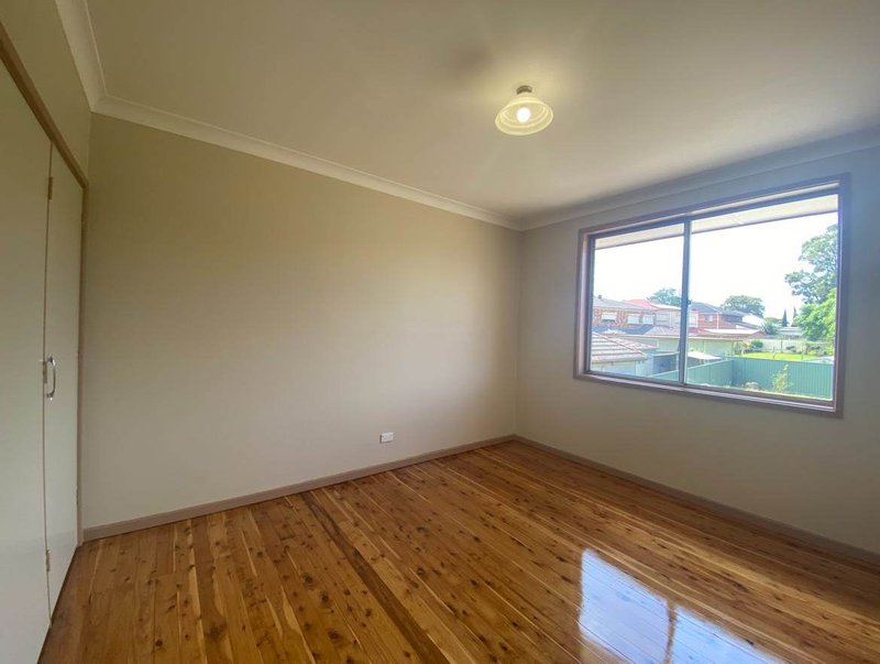 Photo - 209 Wentworth Avenue, Pendle Hill NSW 2145 - Image 5