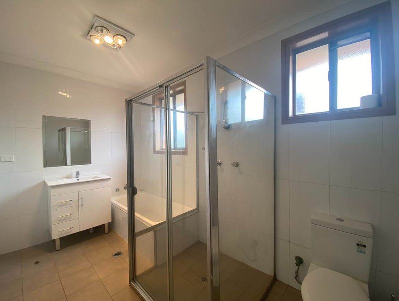 Photo - 209 Wentworth Avenue, Pendle Hill NSW 2145 - Image 6