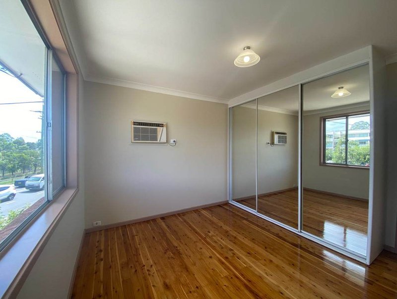 Photo - 209 Wentworth Avenue, Pendle Hill NSW 2145 - Image 7