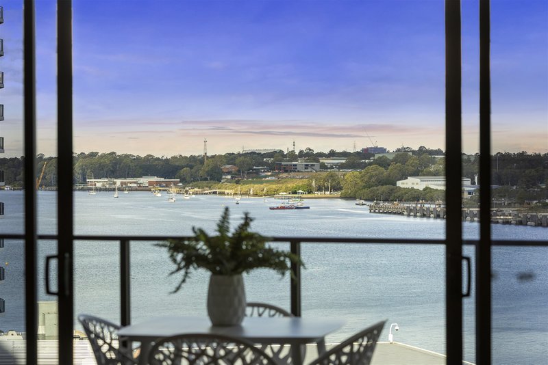 Photo - 20901/37D Harbour Road, Hamilton QLD 4007 - Image 1