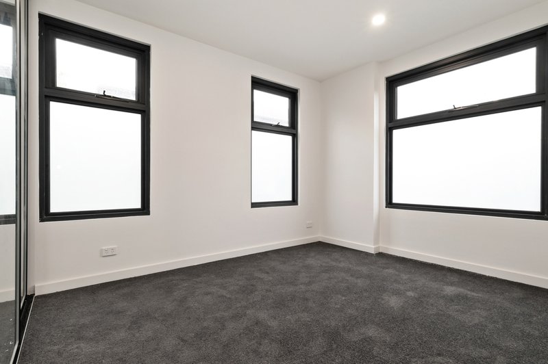 Photo - 209/14-16 Springfield Avenue, Croydon VIC 3136 - Image 4