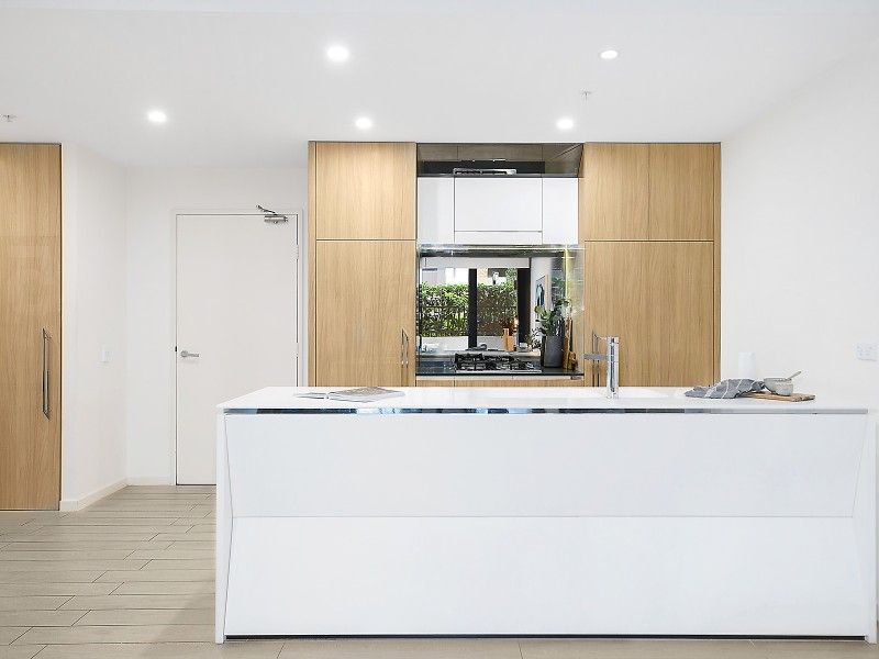 Photo - 209/1a Burroway Road, Wentworth Point NSW 2127 - Image 4