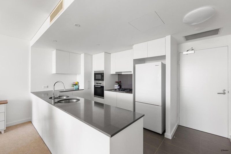 Photo - 209/2 Creek Street, Coolangatta QLD 4225 - Image 4