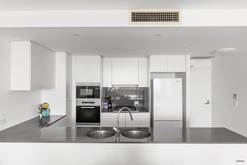 Photo - 209/2 Creek Street, Coolangatta QLD 4225 - Image 5