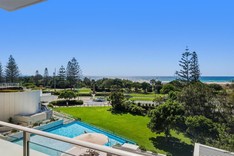 Photo - 209/2 Creek Street, Coolangatta QLD 4225 - Image 7