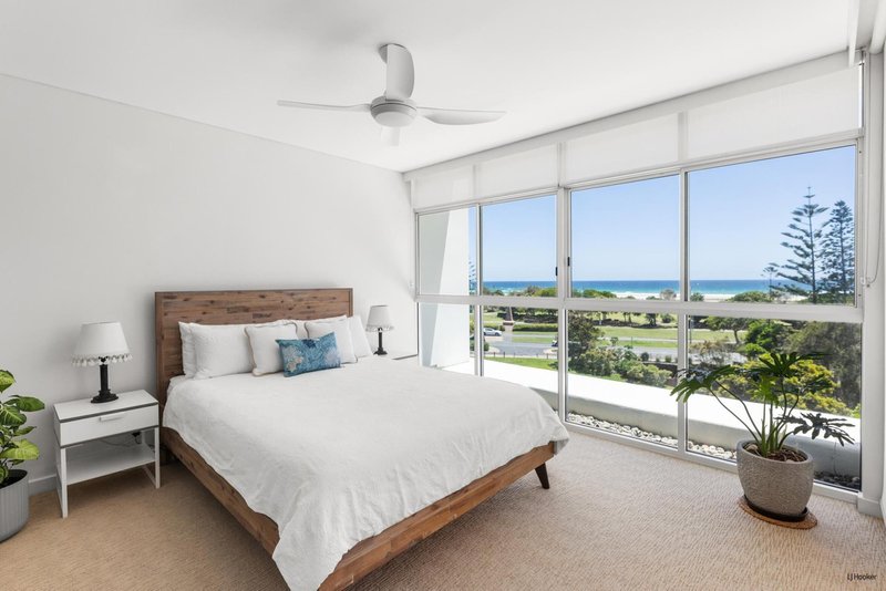 Photo - 209/2 Creek Street, Coolangatta QLD 4225 - Image 12