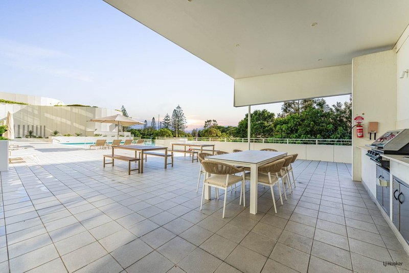 Photo - 209/2 Creek Street, Coolangatta QLD 4225 - Image 24