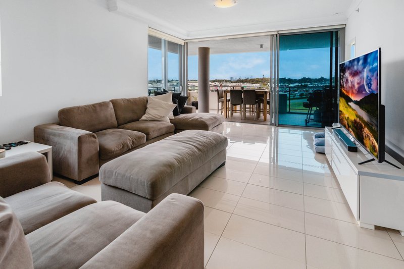 Photo - 209/43 Harbour Town Drive, Biggera Waters QLD 4216 - Image 3