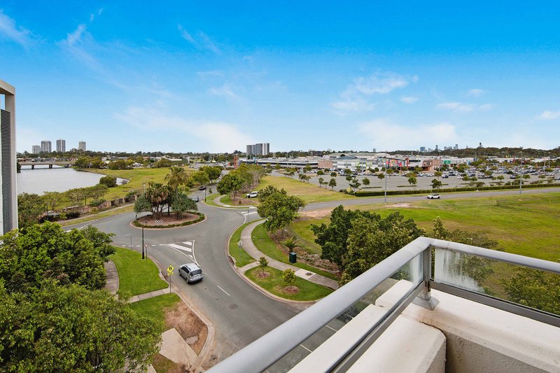 Photo - 209/43 Harbour Town Drive, Biggera Waters QLD 4216 - Image 14