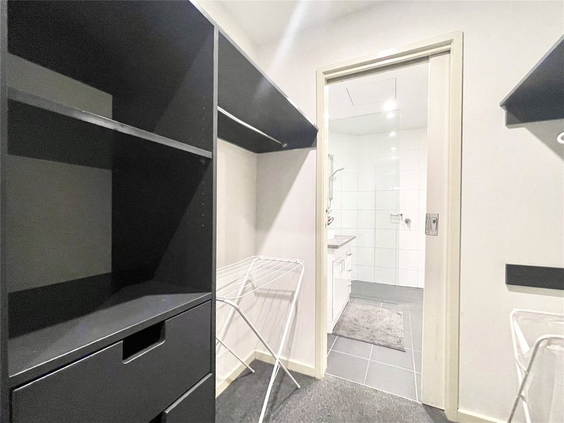 Photo - 209/68 La Trobe Street, Melbourne VIC 3000 - Image 7