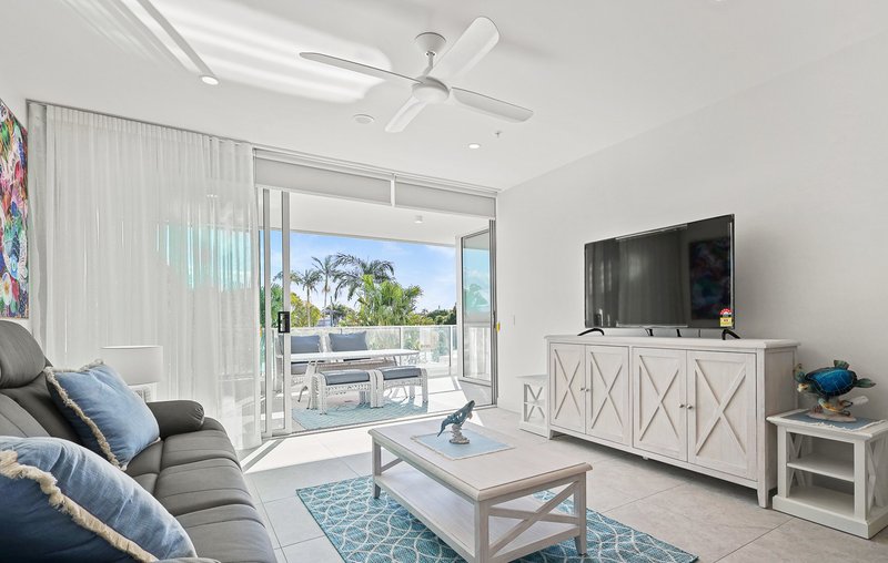 Photo - 209/77-85 Landsborough Avenue, Scarborough QLD 4020 - Image 3