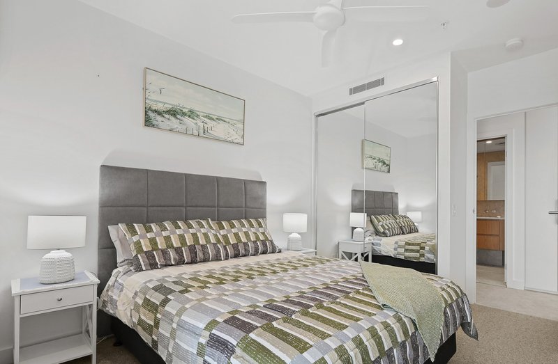 Photo - 209/77-85 Landsborough Avenue, Scarborough QLD 4020 - Image 6