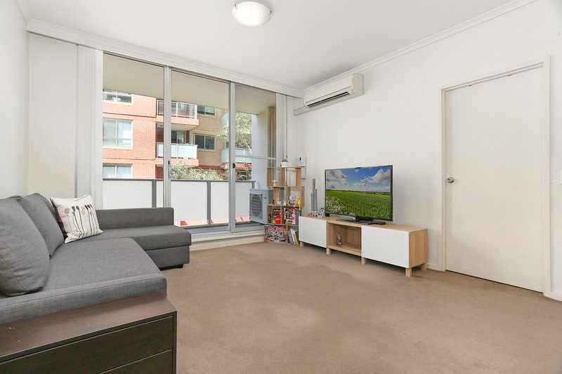 Photo - 209/8-12 Station Street, Homebush NSW 2140 - Image 2