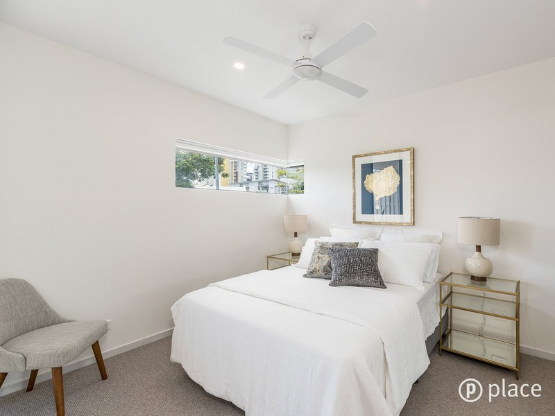 Photo - 209/8 Dickens Street, Spring Hill QLD 4000 - Image 7