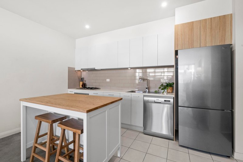 Photo - 209/80 La Scala Avenue, Maribyrnong VIC 3032 - Image 3