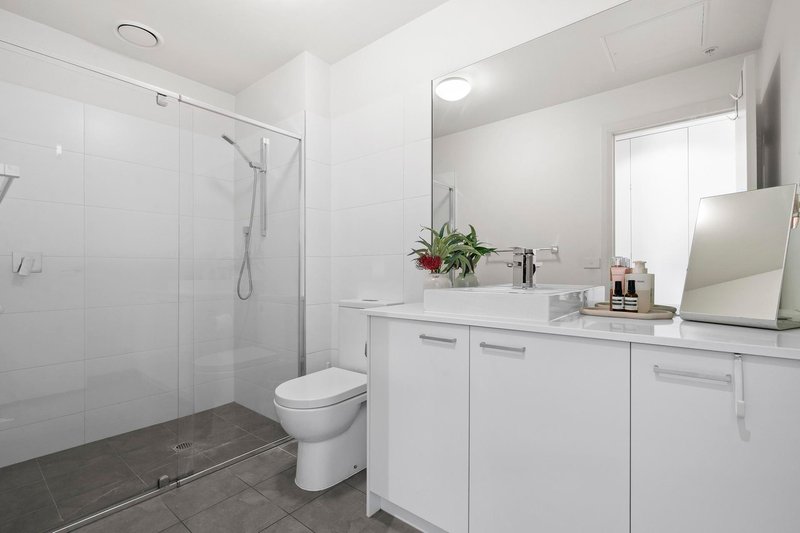Photo - 209/80 La Scala Avenue, Maribyrnong VIC 3032 - Image 6