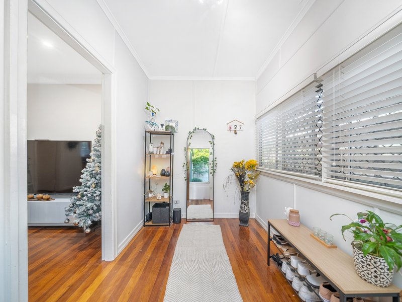 Photo - 209A Macdonnell Road, Clontarf QLD 4019 - Image 2