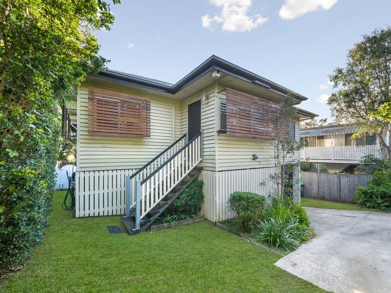 Photo - 209A Macdonnell Road, Clontarf QLD 4019 - Image 4