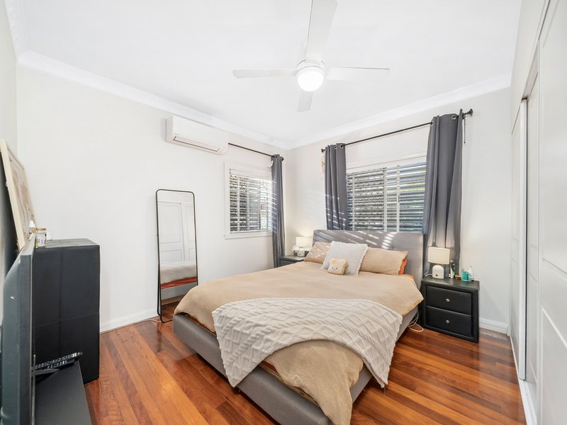 Photo - 209A Macdonnell Road, Clontarf QLD 4019 - Image 6