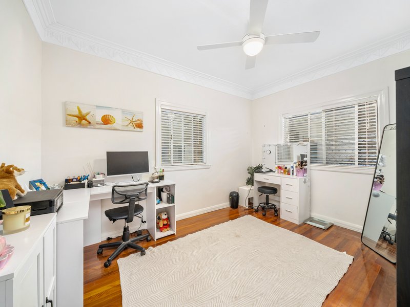 Photo - 209A Macdonnell Road, Clontarf QLD 4019 - Image 8