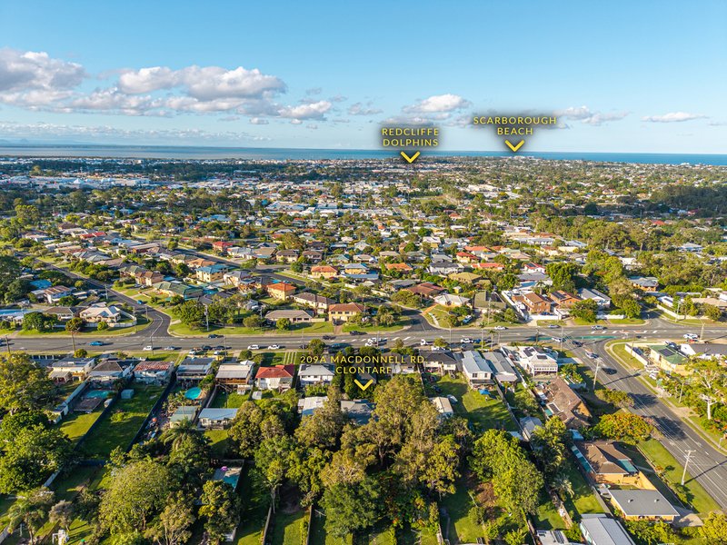 Photo - 209A Macdonnell Road, Clontarf QLD 4019 - Image 17
