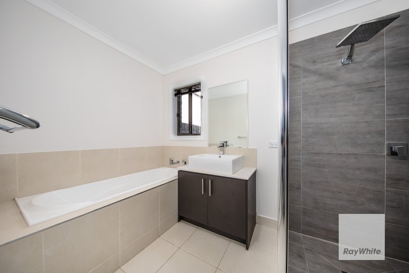 Photo - 20A Delbridge Drive, Sydenham VIC 3037 - Image 3