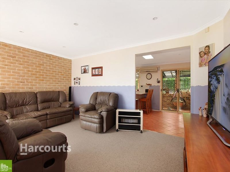 Photo - 20A Walbon Crescent, Koonawarra NSW 2530 - Image 2