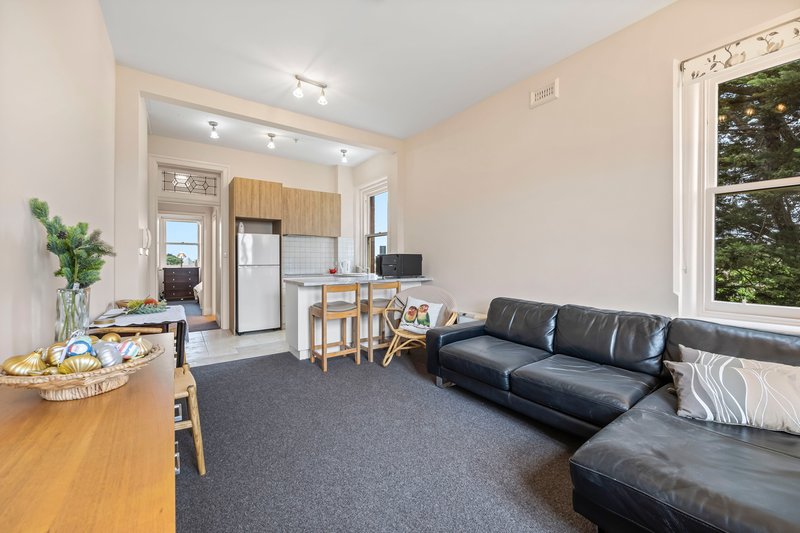 Photo - 20A/300 Gillies Street North, Wendouree VIC 3355 - Image 4
