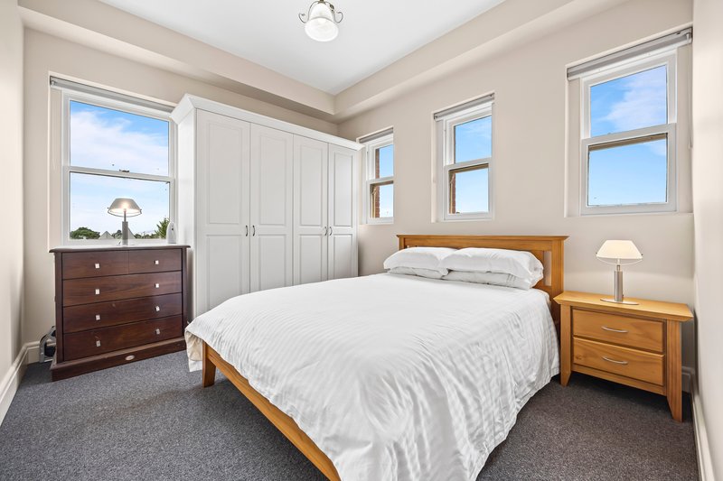 Photo - 20A/300 Gillies Street North, Wendouree VIC 3355 - Image 6