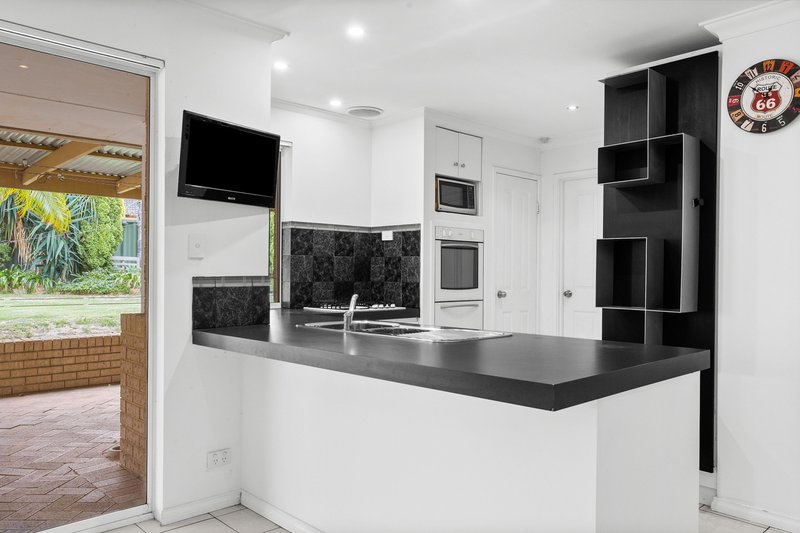 Photo - 20B Feathertop Rise, Alexander Heights WA 6064 - Image 1