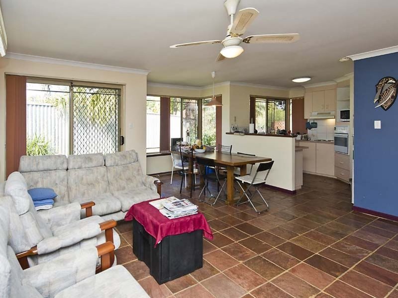 Photo - 20B Jarrah Road, East Victoria Park WA 6101 - Image 2