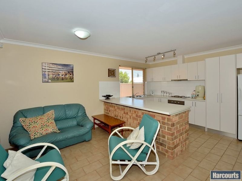 Photo - 20B Sharland Street, Halls Head WA 6210 - Image 7