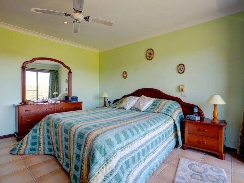 Photo - 20b Skinner Close, Emerald Beach NSW 2456 - Image 11