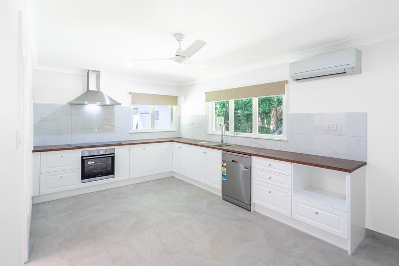 Photo - 21-23 Oak Street, Holloways Beach QLD 4878 - Image 3