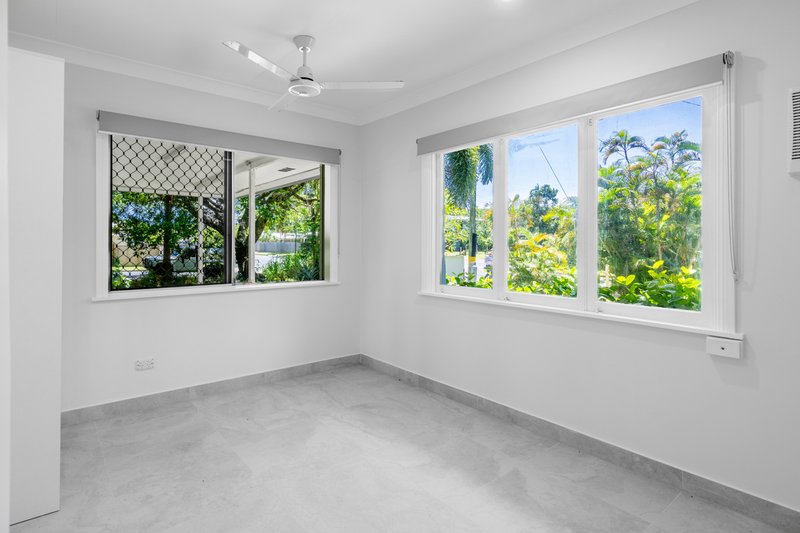 Photo - 21-23 Oak Street, Holloways Beach QLD 4878 - Image 13