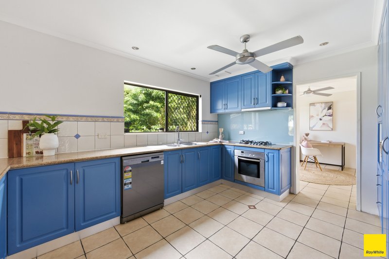 Photo - 21-23 Sommerville Crescent, Whitfield QLD 4870 - Image 8