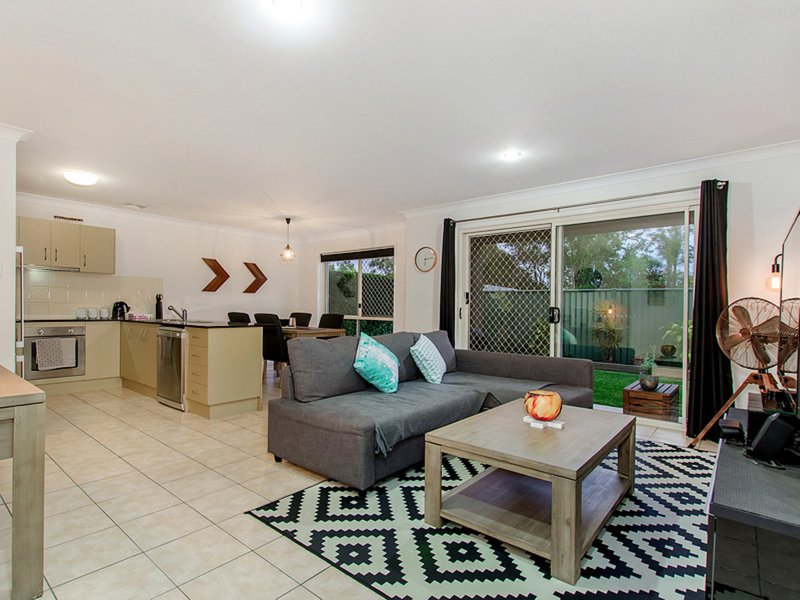 Photo - 2/1-3 Carnarvon Court, Oxenford QLD 4210 - Image 4