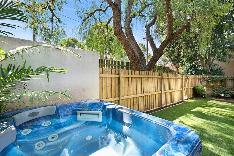 Photo - 2/1-3 Funda Place, Brookvale NSW 2100 - Image 8