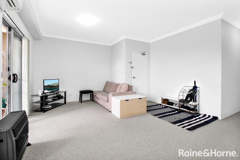 Photo - 2/1-3 Putland Street, St Marys NSW 2760 - Image 2